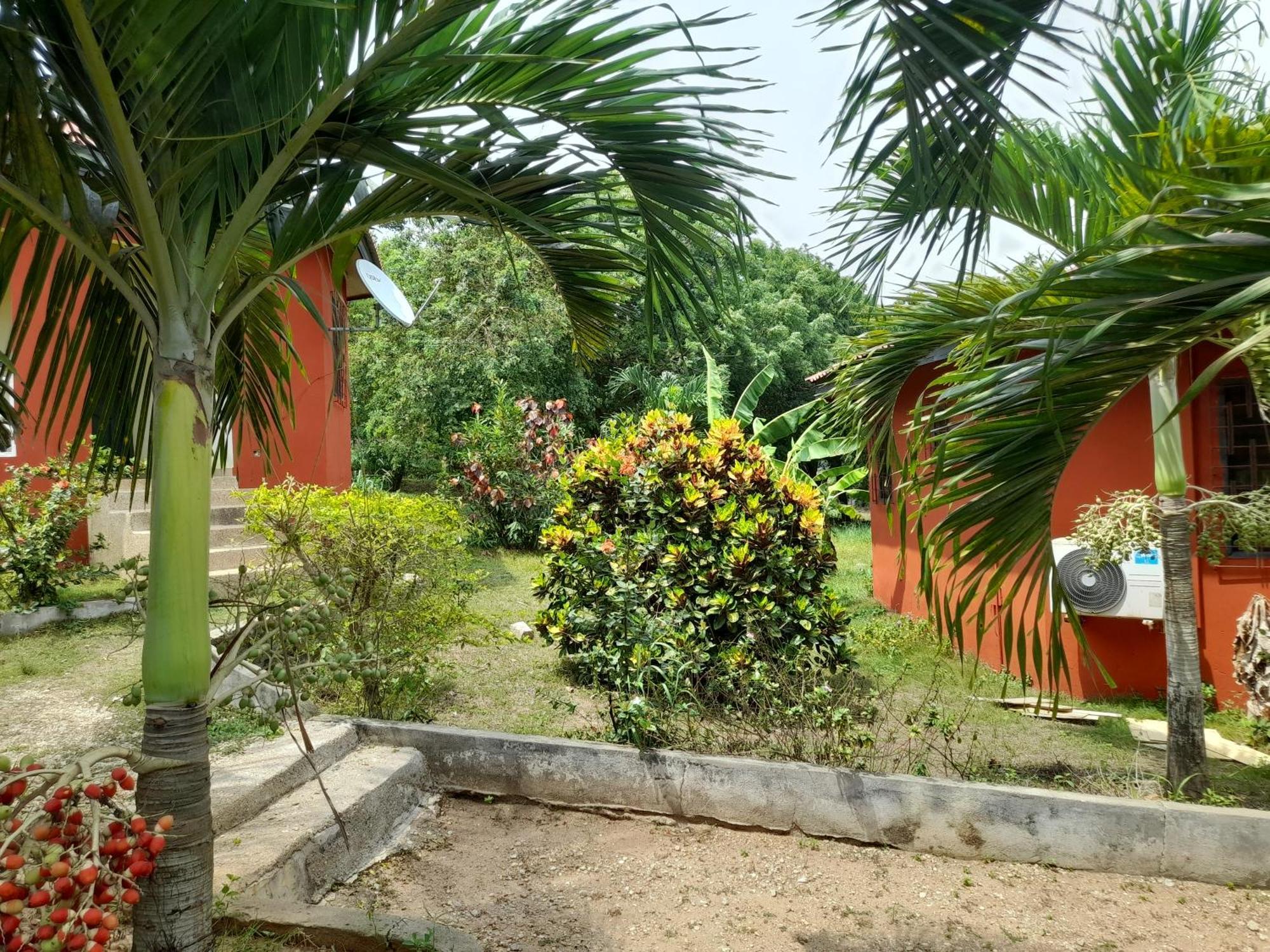 Paradise Ocean Resort Cape Coast Exterior photo
